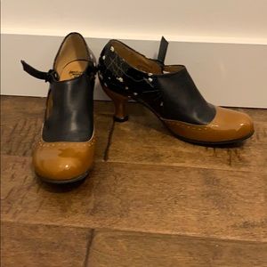 John Fluevog Bellevues Ella Bakers